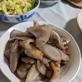 こんにゃくとごぼうの煮物